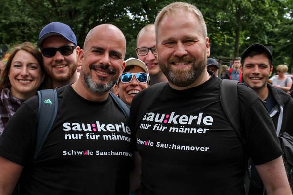 Schwule Sau Hannover beim CSD in Oldenbrug