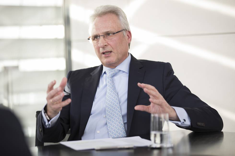 Bayer AG Personalvorstand Dr. Hartmut Klusik