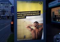 Plakat Homophobie im Fußball BVB