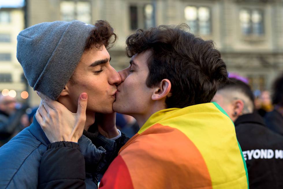 Zürich: Viele Küsse für ein besseres Schutzgesetz