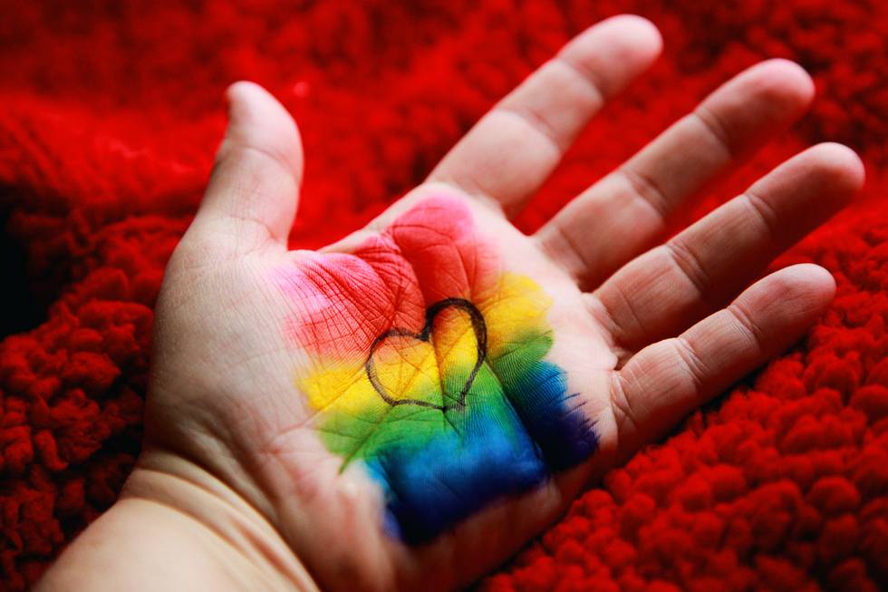 Regenbogen Liebe Herz Hand