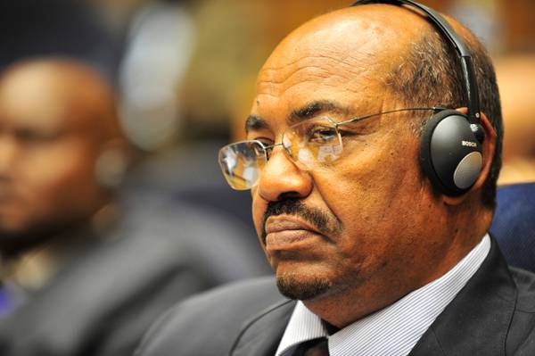 Omar_al-Bashir,_12th_AU_Summit,_090131-N-0506A-342.jpg