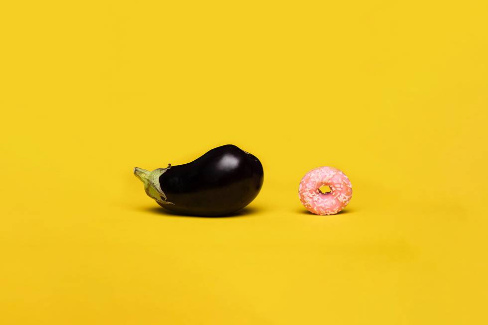 deon-black-aubergine-rosette-top-bottom-unsplash.jpg