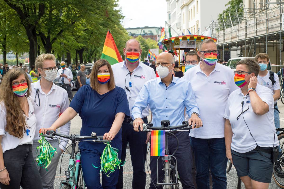 #Fotostrecke: 8500 Menschen bei Fahrrad-CSD in Hamburg ...