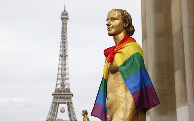 Frankreich_Eiffelturm_Regenbogenfahne_Symbolbild_1_AFP.jpg