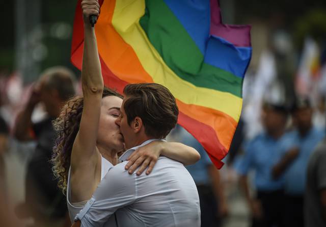 Gay-Pride-Parade_Bukarest_AFP.jpg